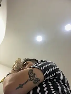 IanGilbert online show from January 8, 4:40 am