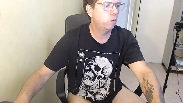 blueandwhite1 online show from July 4, 8:42 am
