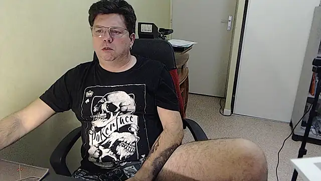 blueandwhite1 online show from December 15, 4:57 pm