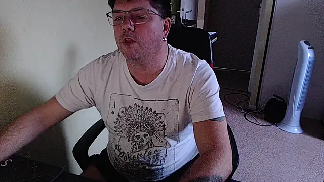 Snapshot of blueandwhite1 chatting on November 13, 4:00 pm blueandwhite1 online show from November 13, 4:00 pm