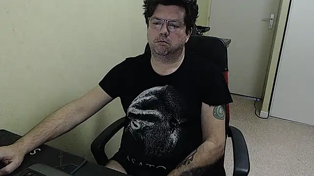 blueandwhite1 online show from January 9, 4:36 pm