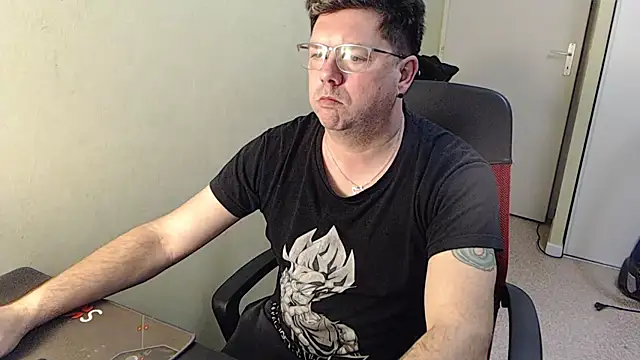 Snapshot of blueandwhite1 chatting on January 28, 9:19 pm blueandwhite1 online show from January 28, 9:19 pm