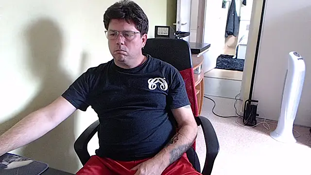 Snapshot of blueandwhite1 chatting on September 9, 2:48 pm blueandwhite1 online show from September 9, 2:48 pm