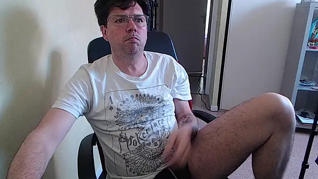 blueandwhite1 online show from April 14, 7:02 am