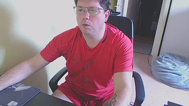 Snapshot of blueandwhite1 chatting on February 22, 9:01 am blueandwhite1 online show from February 22, 9:01 am