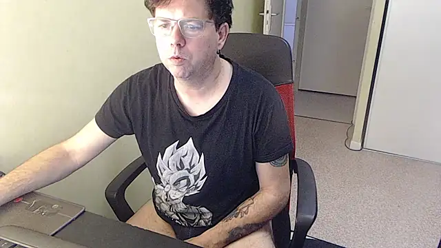 blueandwhite1 online show from March 4, 7:49 am