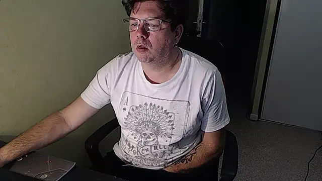 blueandwhite1 online show from December 21, 8:05 am