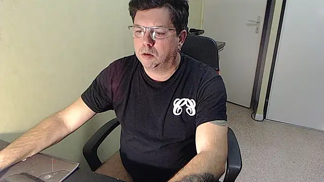 blueandwhite1 online show from December 4, 3:44 pm