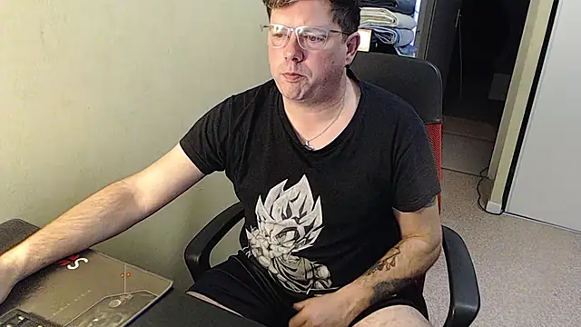 Snapshot of blueandwhite1 chatting on February 7, 3:52 pm blueandwhite1 online show from February 7, 3:52 pm