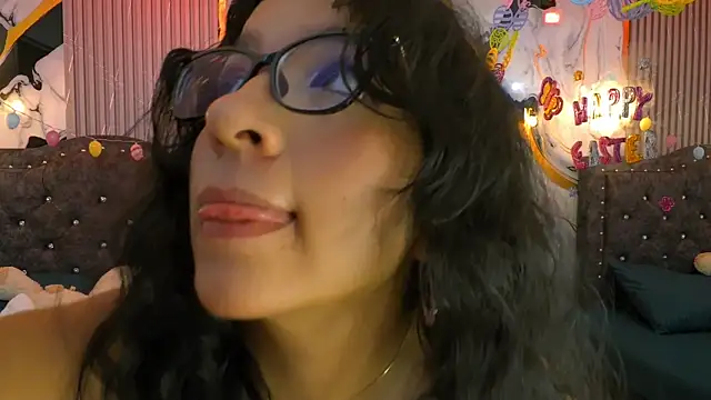 GiaCutee online show from April 1, 3:08 am