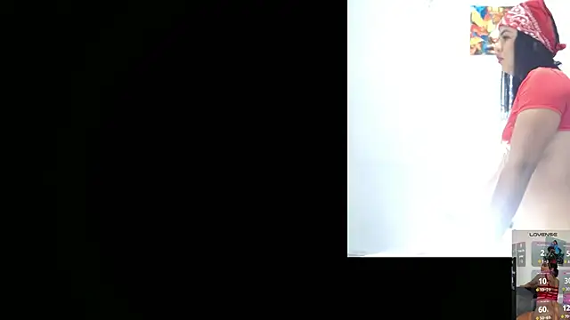 Snapshot of Emily_Thompson33 chatting on November 12, 3:43 am Emily Thompson33 online show from November 12, 3:43 am