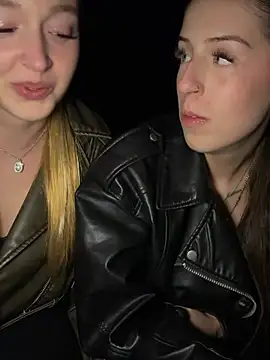 lisapeperoni online show from March 6, 6:58 pm