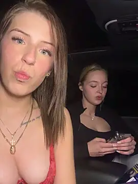 lisapeperoni online show from March 4, 6:59 pm