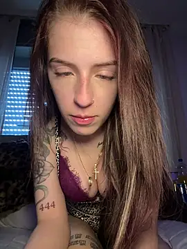 lisapeperoni online show from April 26, 12:46 pm