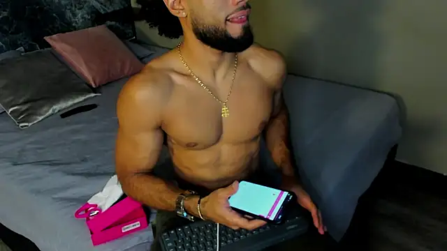 Snapshot of luca_flame chatting on October 18, 2:46 am luca flame online show from October 18, 2:46 am