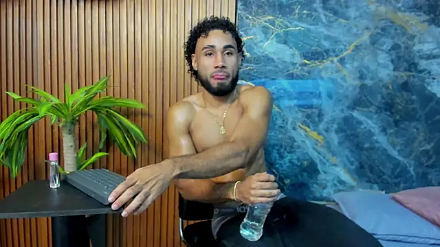 Snapshot of luca_flame chatting on October 12, 1:07 am luca flame online show from October 12, 1:07 am