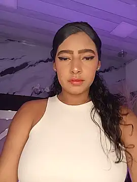 Zoe-Johnson  online show from June 13, 9:13 pm