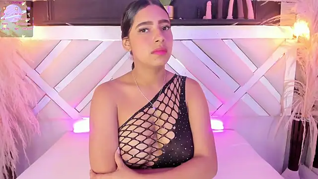 Zoe-Johnson  online show from May 17, 9:48 pm