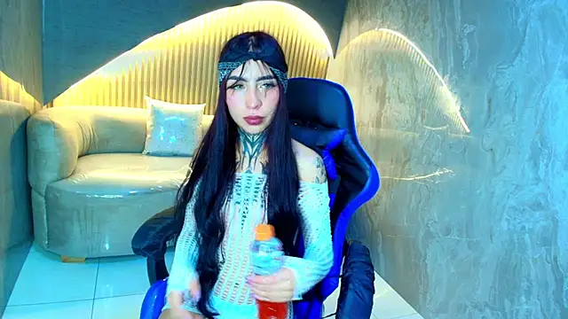 Snapshot of roux_r chatting on November 26, 8:09 pm roux r online show from November 26, 8:09 pm