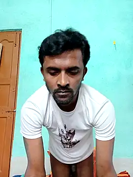 Snapshot of ShinuRoy chatting on November 18, 12:37 am ShinuRoy online show from November 18, 12:37 am