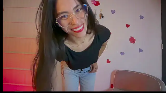 Snapshot of sasha_jonne chatting on June 22, 1:44 am sasha jonne online show from June 22, 1:44 am