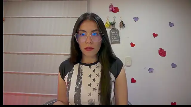Snapshot of sasha_jonne chatting on July 5, 1:21 am sasha jonne online show from July 5, 1:21 am