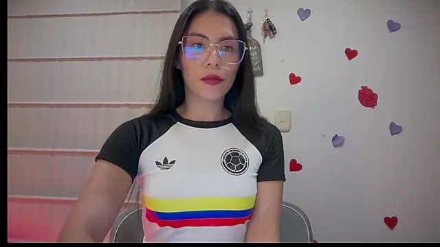 Snapshot of sasha_jonne chatting on July 8, 2:13 am sasha jonne online show from July 8, 2:13 am