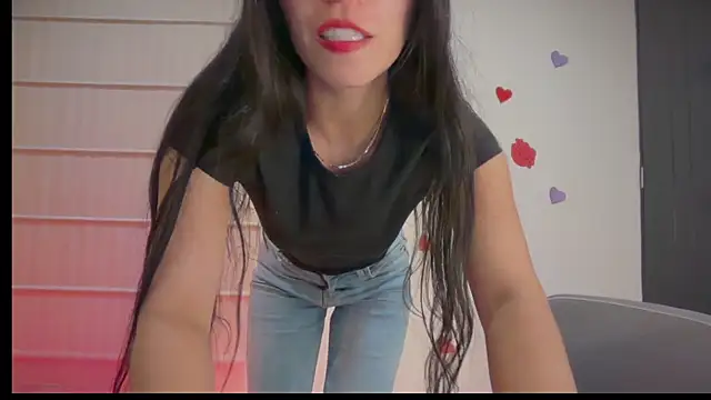Snapshot of sasha_jonne chatting on June 8, 1:22 am sasha jonne online show from June 8, 1:22 am