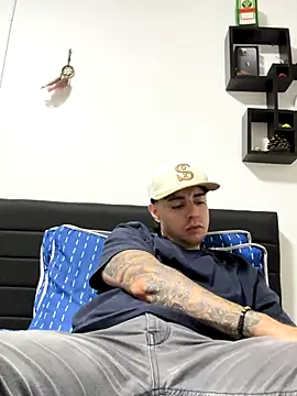 Snapshot of Jaguer2213 chatting on September 26, 2:40 am Jaguer2213 online show from September 26, 2:40 am