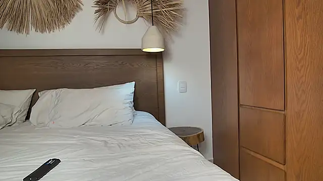 Snapshot of LunarAngel_ chatting on October 30, 4:00 am LunarAngel online show from October 30, 4:00 am