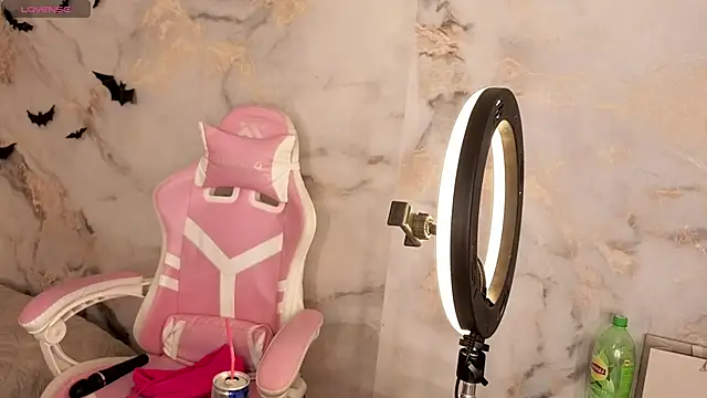 Crystal-Nuts online show from November 1, 1:23 am