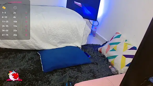 Kayla21  online show from December 20, 2:31 pm