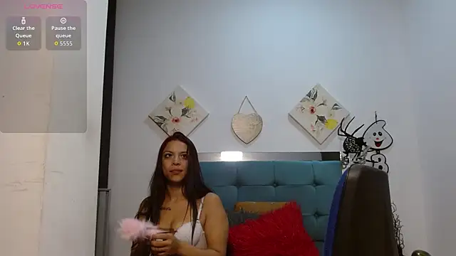 Snapshot of Sara_f_W chatting on November 1, 12:17 am Sara f W online show from November 1, 12:17 am