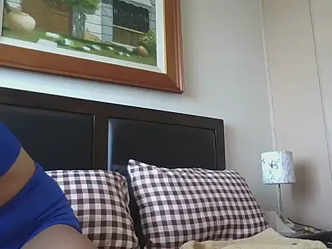 Snapshot of sexy_licious69 chatting on October 31, 2:41 am sexy licious69 online show from October 31, 2:41 am