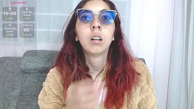 Snapshot of AnnieSparkle chatting on July 17, 4:15 pm AnnieSparkle online show from July 17, 4:15 pm