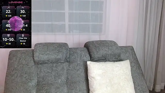Snapshot of AnnieSparkle chatting on June 20, 12:04 am AnnieSparkle online show from June 20, 12:04 am