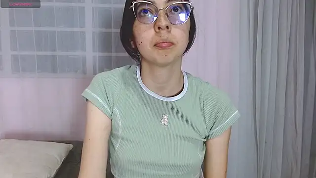 AnnieSparkle online show from April 11, 12:07 am