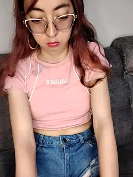 Snapshot of AnnieSparkle chatting on September 14, 12:22 am AnnieSparkle online show from September 14, 12:22 am