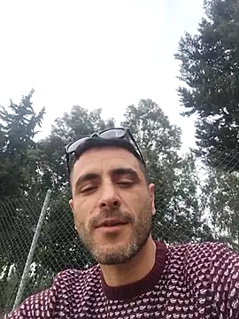Snapshot of siad@xh chatting on December 20, 12:41 pm siadxh online show from December 20, 12:41 pm