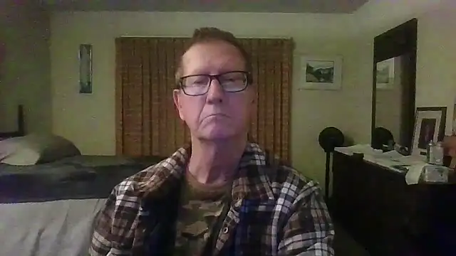 camminmichaellll online show from October 28, 4:24 am
