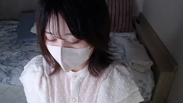 Snapshot of mi__san chatting on September 27, 2:18 am mi san online show from September 27, 2:18 am