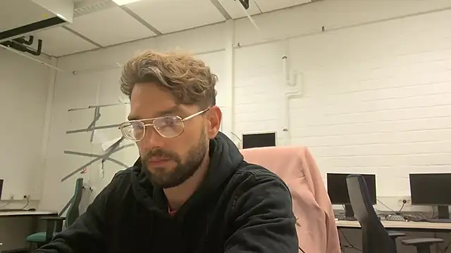 SweetBoyToy online show from September 26, 12:28 am