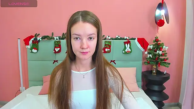 Snapshot of LoraSunnyy chatting on December 3, 12:55 am LoraSunnyy online show from December 3, 12:55 am