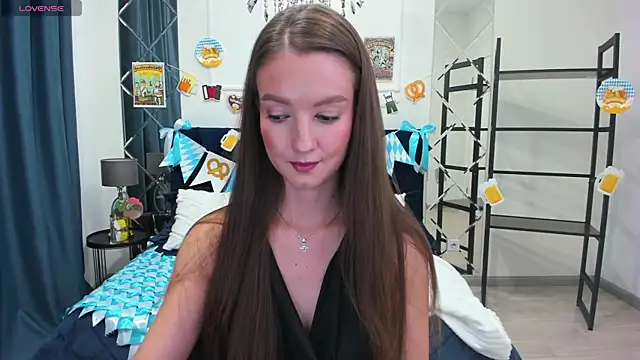 Snapshot of LoraSunnyy chatting on October 3, 8:16 am LoraSunnyy online show from October 3, 8:16 am