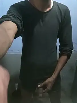 Snapshot of Mr_xxx007@xh chatting on December 16, 3:33 am Mr xxx007xh online show from December 16, 3:33 am