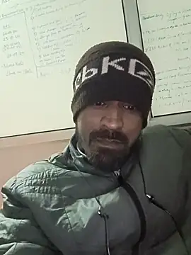 Snapshot of Mr_xxx007@xh chatting on November 27, 2:12 am Mr xxx007xh online show from November 27, 2:12 am