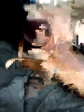 Snapshot of Mr_xxx007@xh chatting on October 31, 5:04 am Mr xxx007xh online show from October 31, 5:04 am