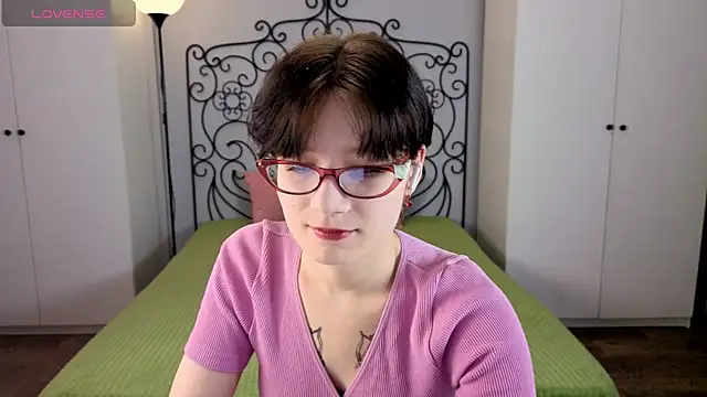oliviafairy1 online show from September 30, 4:02 pm