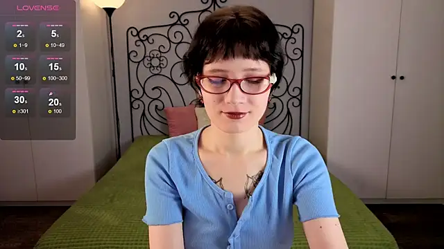 oliviafairy1 online show from October 6, 3:57 pm