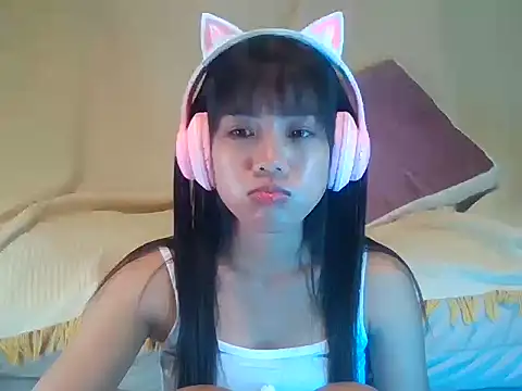 AnnewithanE online show from September 22, 4:29 am